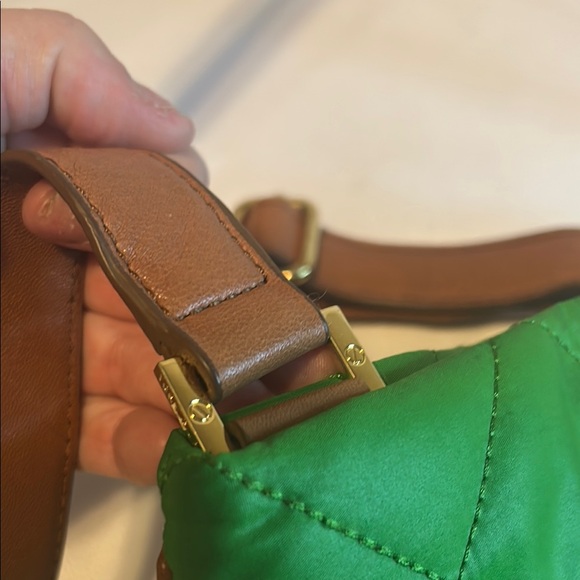Tory Burch Green Quilted Crossbody Bag with Adjustable Strap - Picture 8 of 15